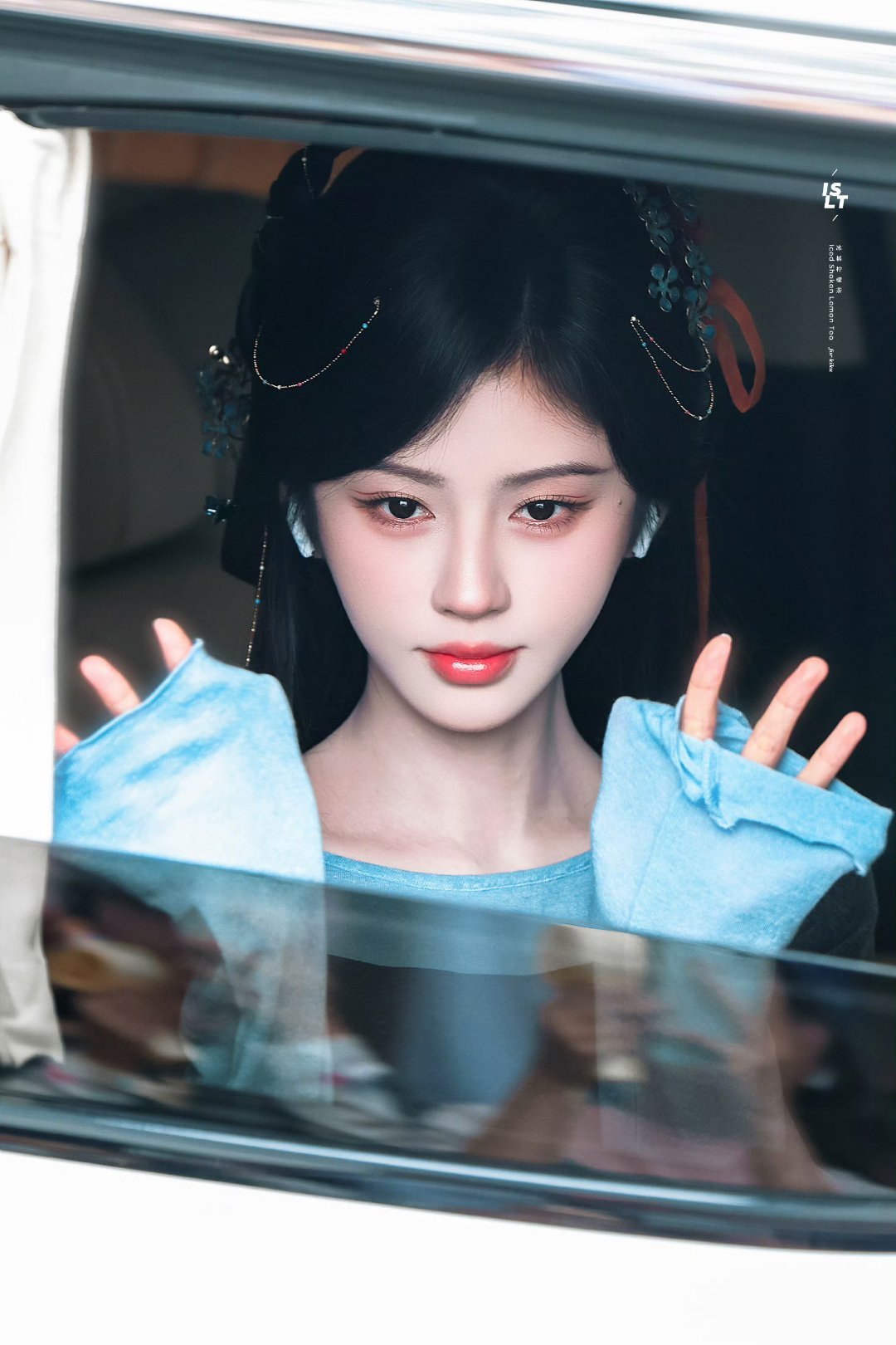 鞠婧祎 jjy鞠婧祎阿黛 “我用笔描绘你的美好，携带着落日的温柔，把热爱赠予最值