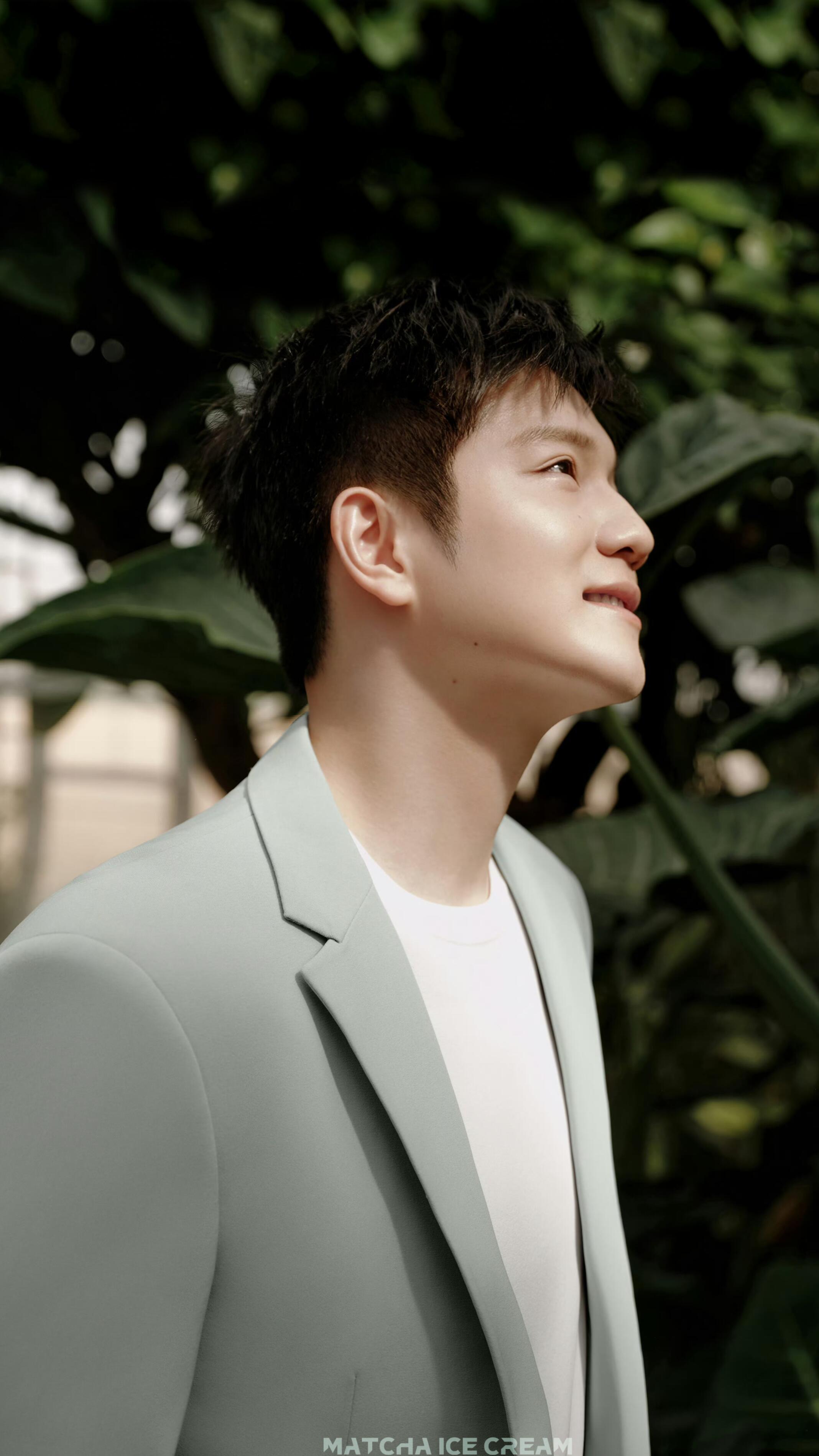 不惧低谷，不畏锋芒，十年坚守终成大满贯。樊振东，以初心赴山海，以坚持破万难，永远