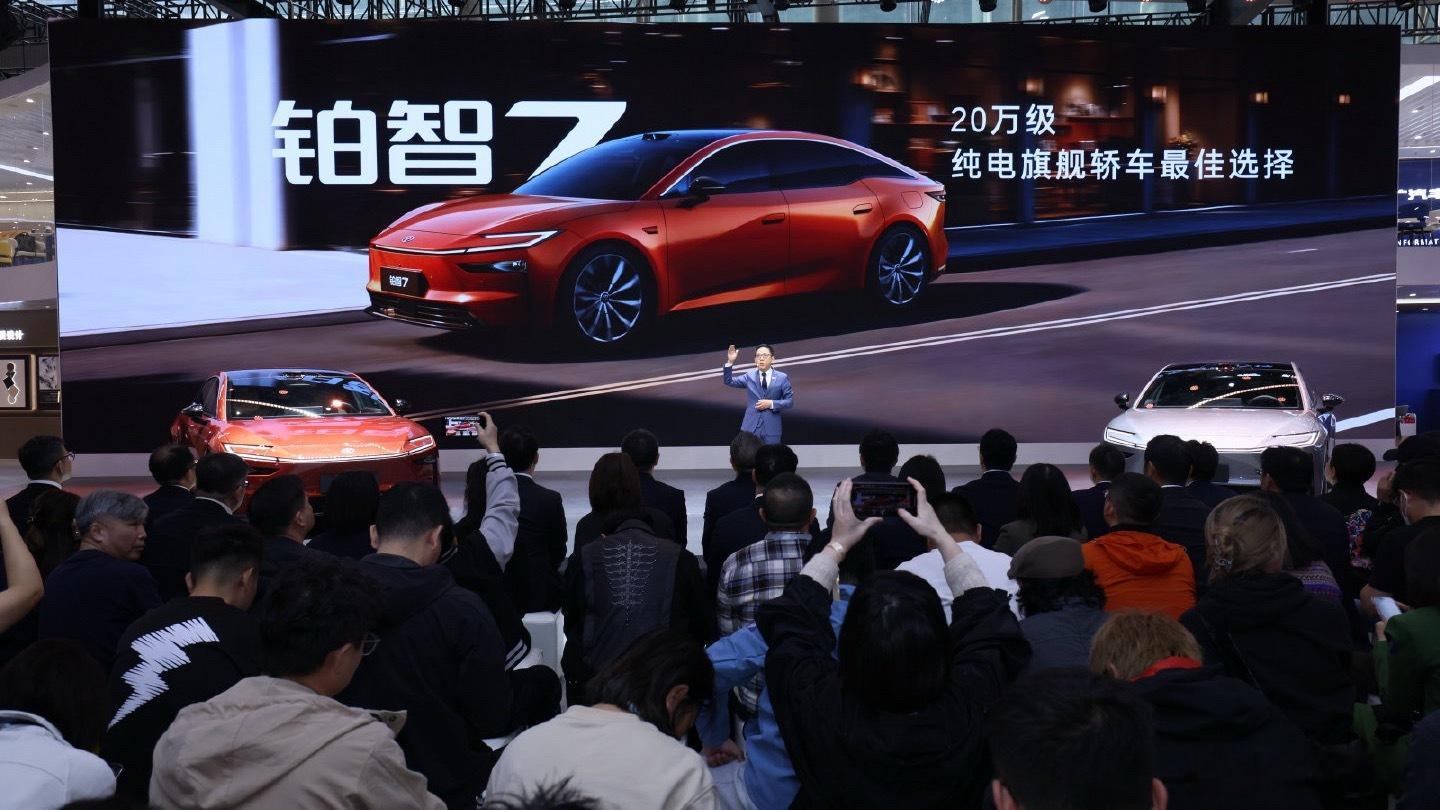广汽丰田在广州车展首发的铂智7，展现了合资品牌在电动化转型中难得的清晰思路。这款