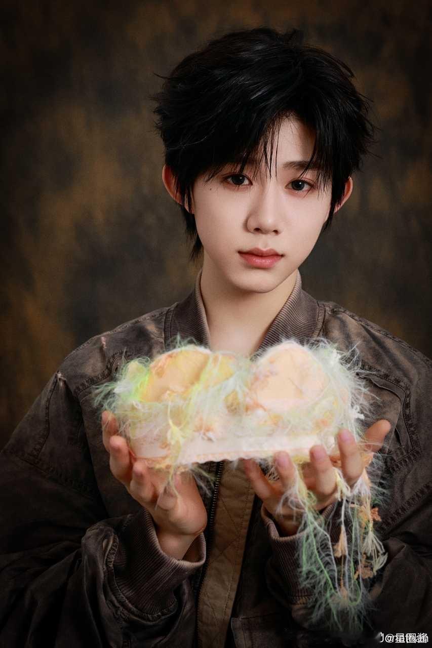 陈奕恒舞台魅魔看完陈奕恒的舞台，彻底懂了什么叫舞台魅魔！超帅，期待新舞台