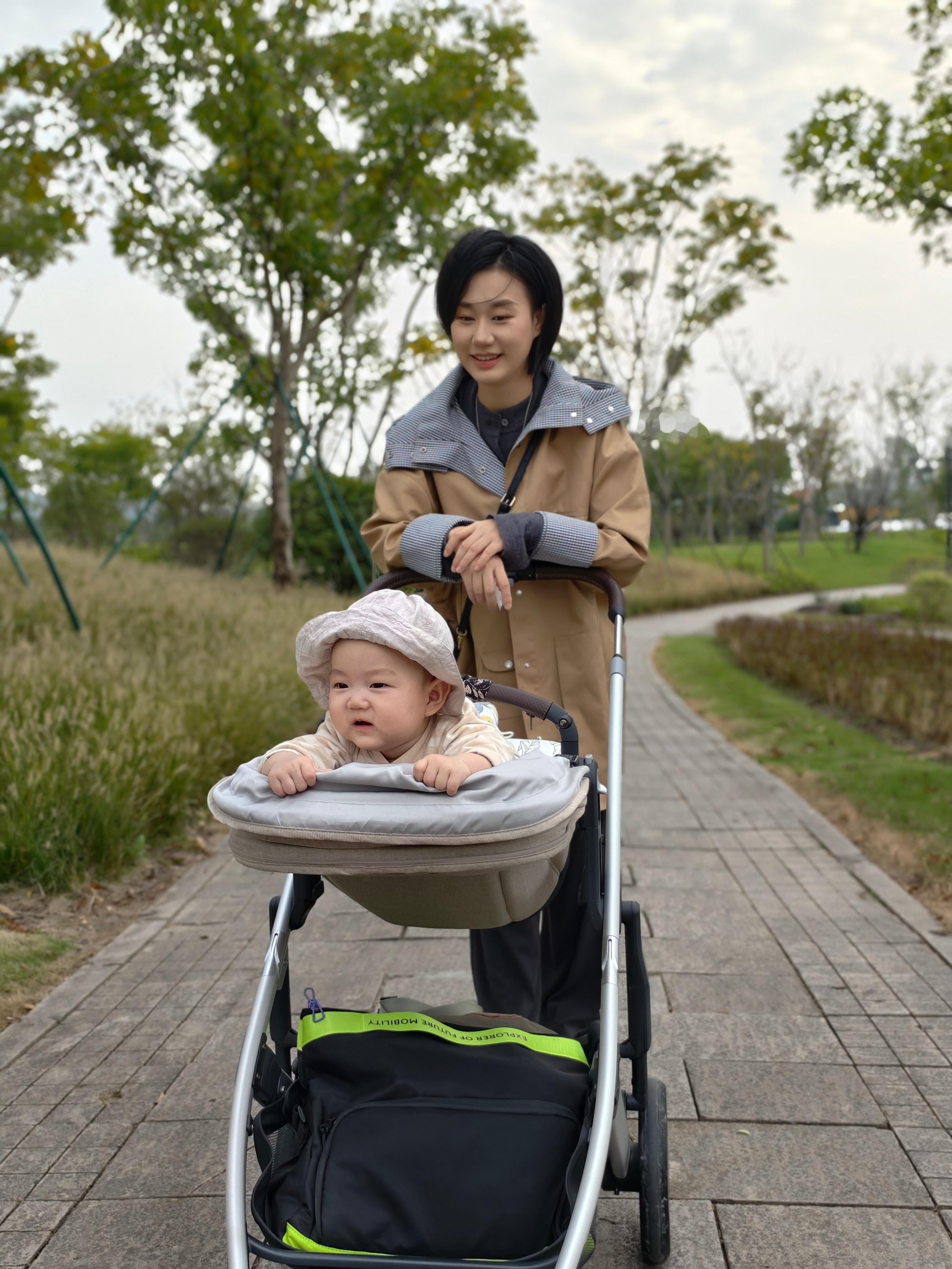 杭州今天有20度，你们那里冷吗？ 