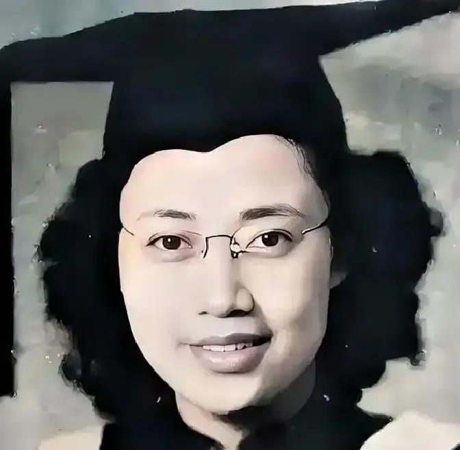 1950年，台湾一名女地下党在宿舍被捕，临走前祈求，让她拿件衣服，敌人轻蔑的答应