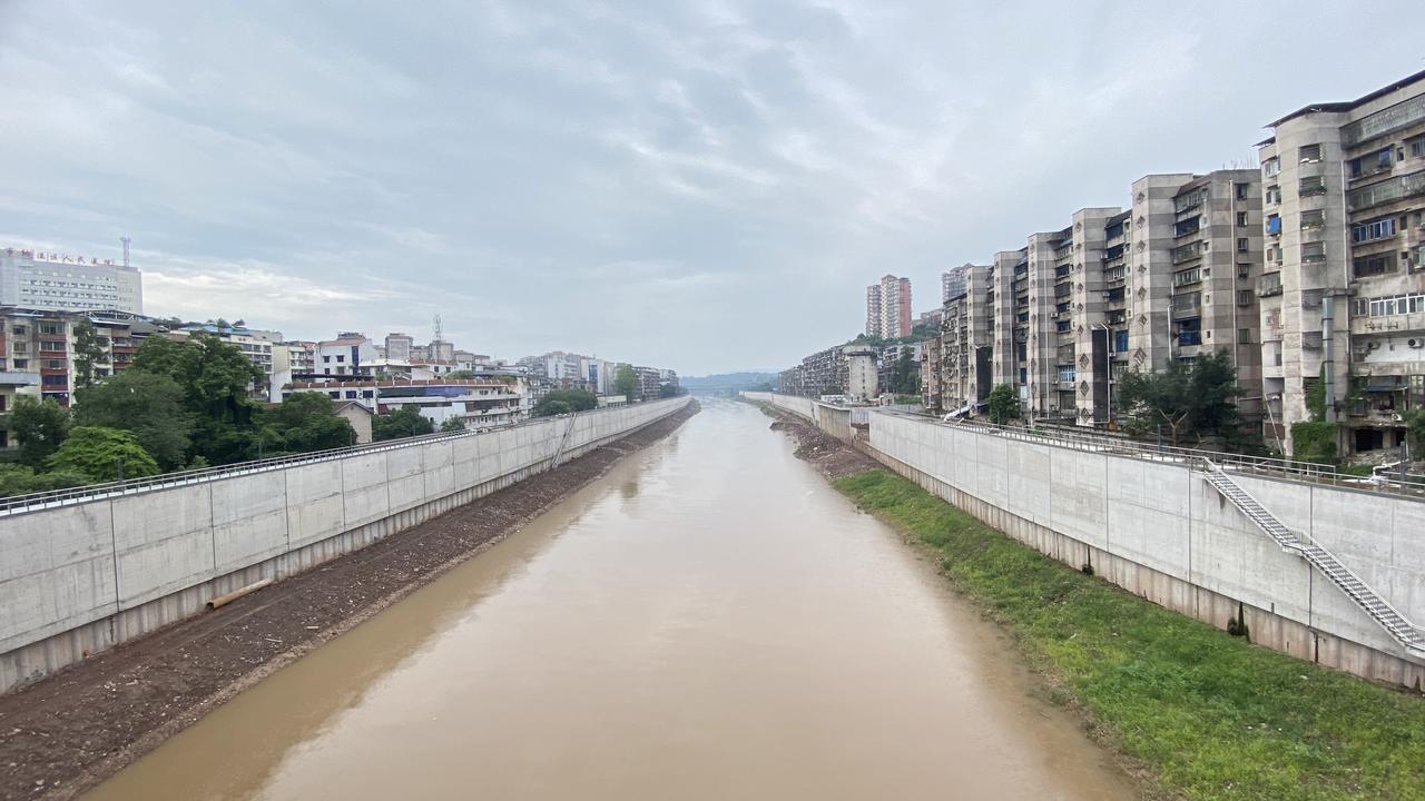 实拍纳溪永宁河两岸新貌！堤廊美景已初成
 在纳溪、安富老城生活过的人，大多都对家