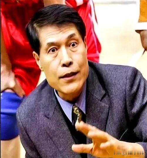 我认为，如果辽宁男篮就是想顺其自然，打到哪算哪，不降级就行，那谁当主帅都无所谓
