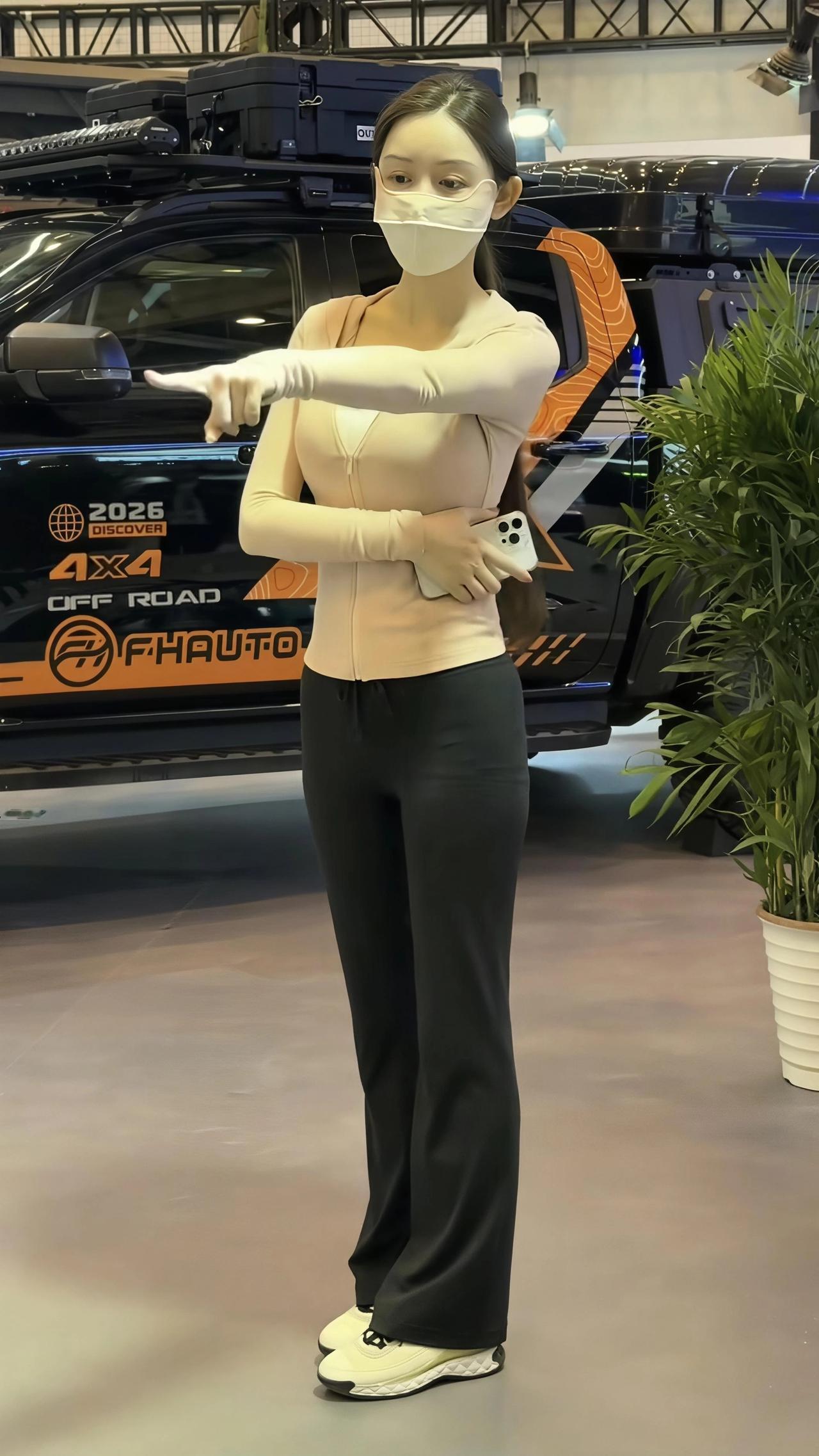 @敏敏💫 @小敏～ 
御姐 瑜伽裤 大长腿 穿搭