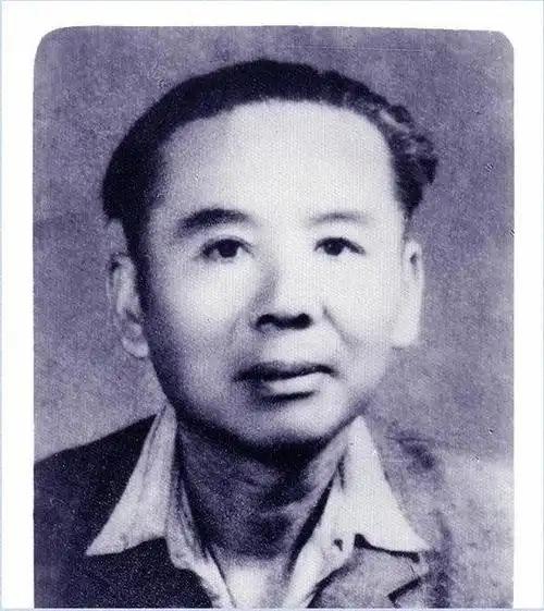 非常现实的一段话："如果你有退休金，还有三四十万存款，那听我一个建议：第一要做的