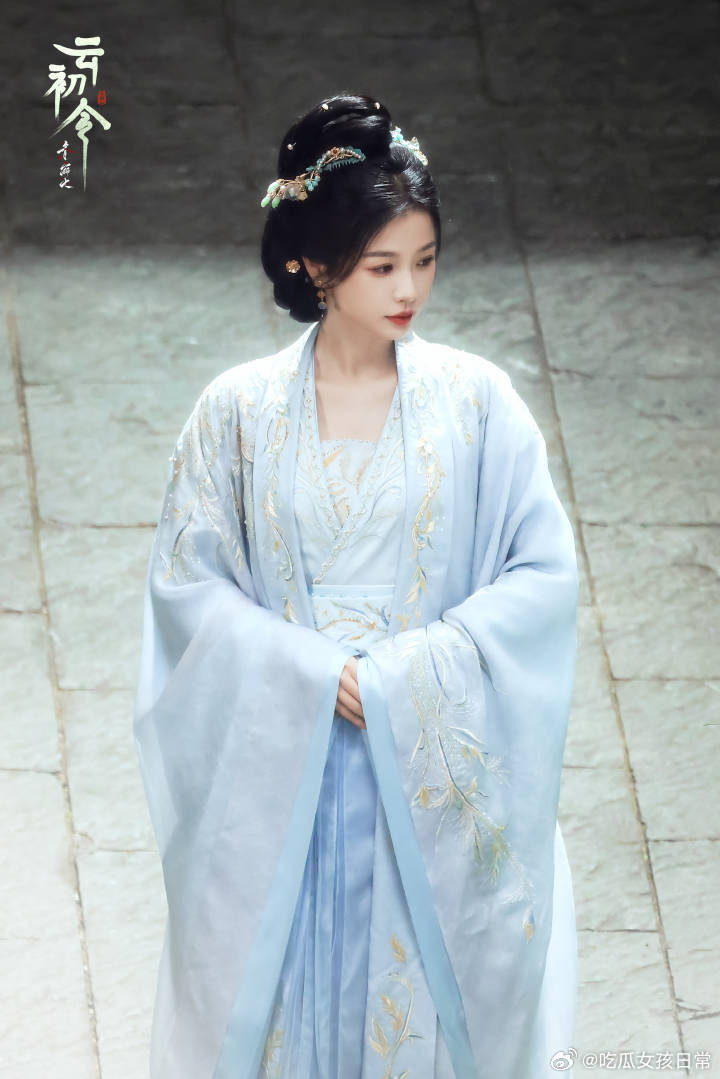 虞书欣《云初令》造型路透，如何？