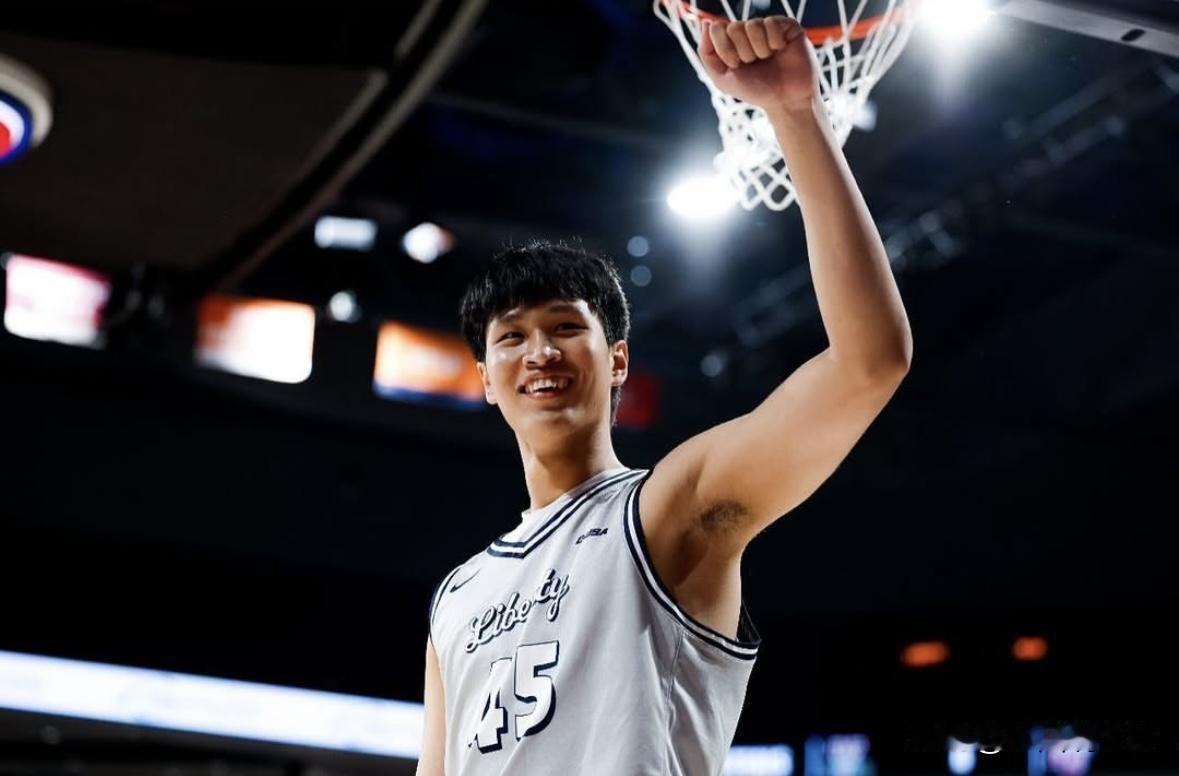 于泓凯6分5篮板！创个人赛季得分新高

昨天的NCAA比赛，中国球员于泓凯出场1