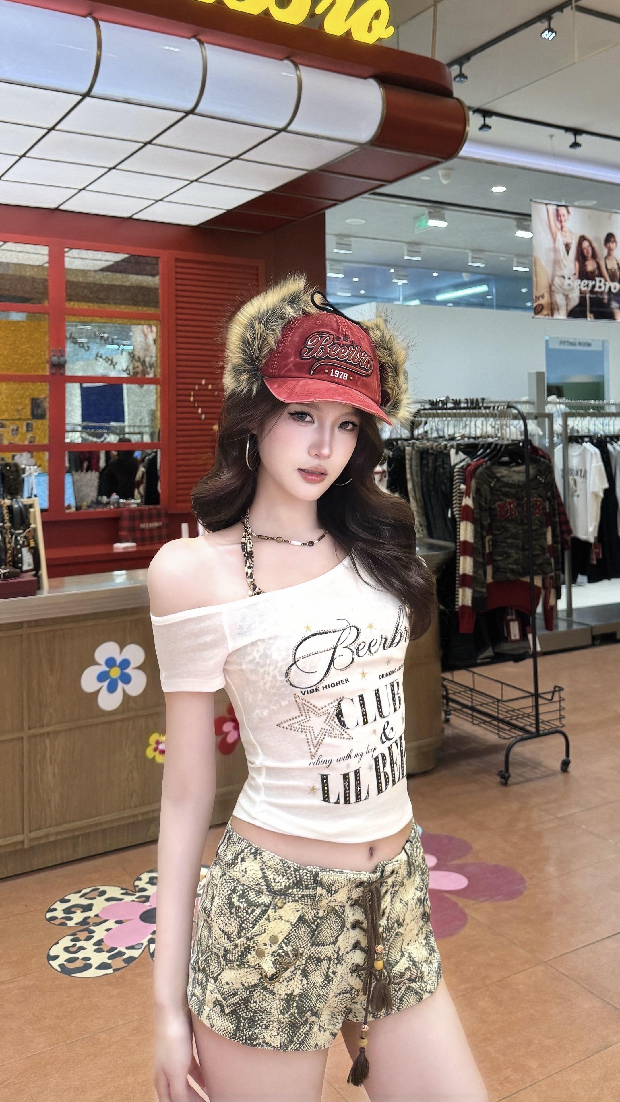 闺蜜，今年夏天我们不要再穿童装了好吗。