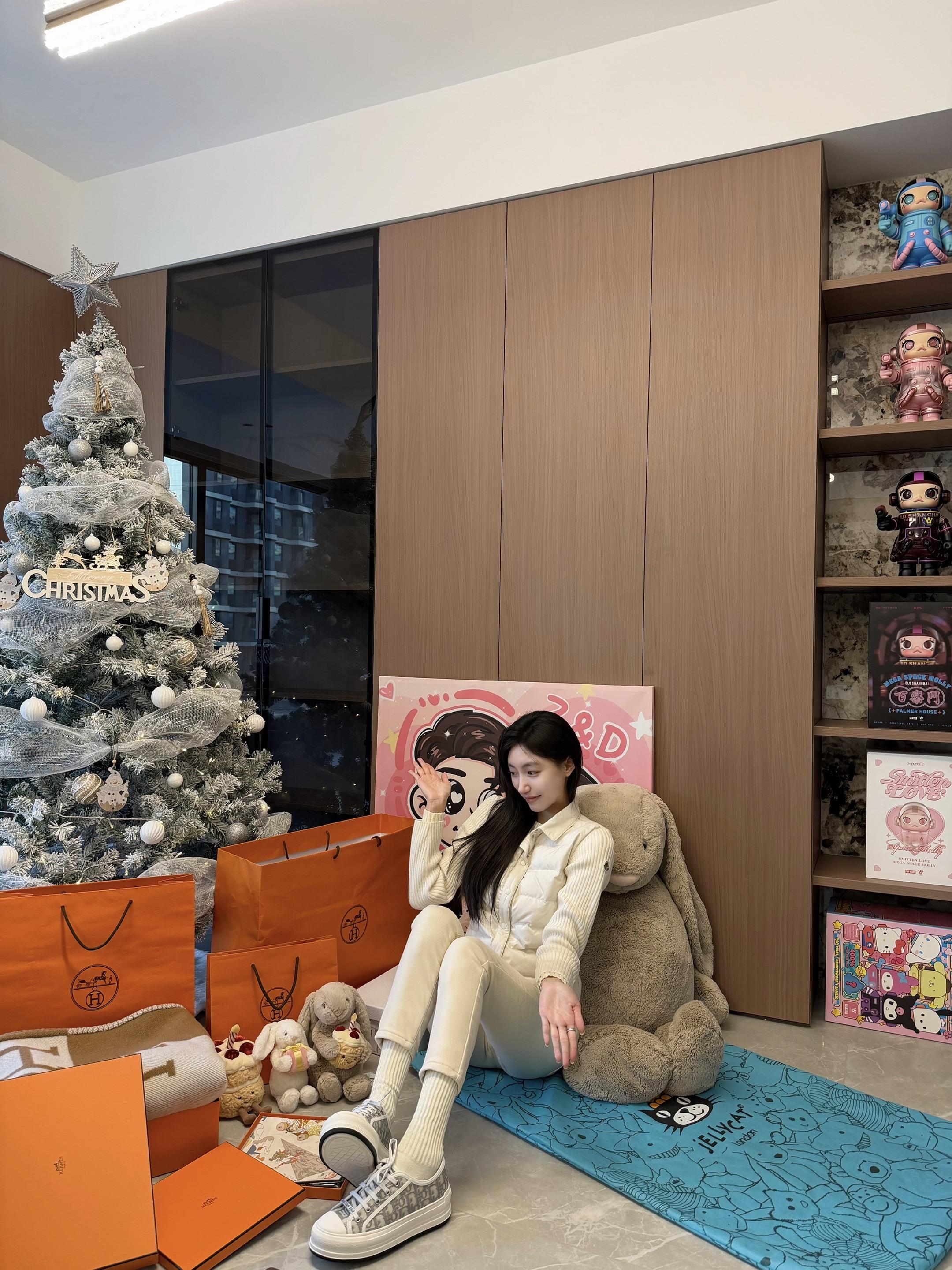 一屋 两人 三餐 四季。