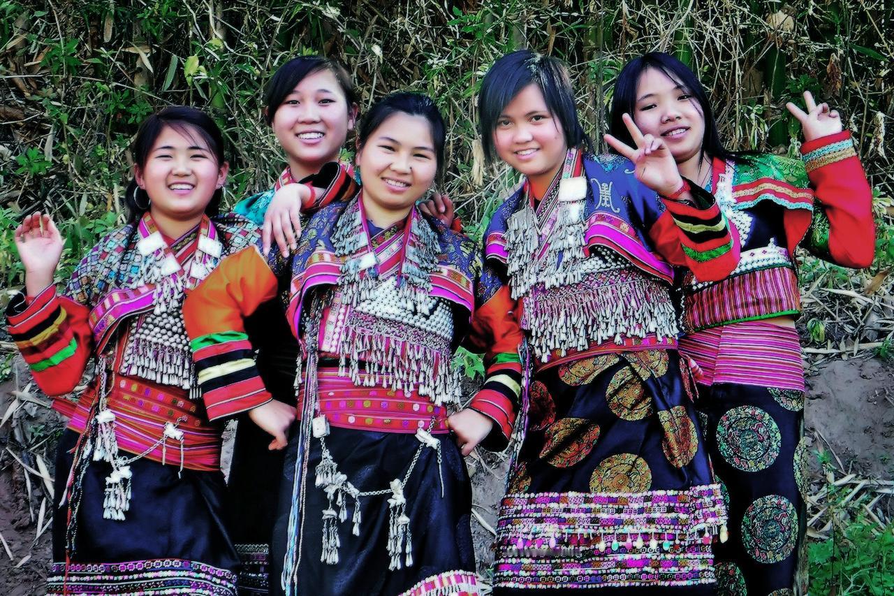 【哀牢山下，花腰傣风情独具魅力】#云南哀牢山旅行攻略# 在云南新平彝族傣族自治县