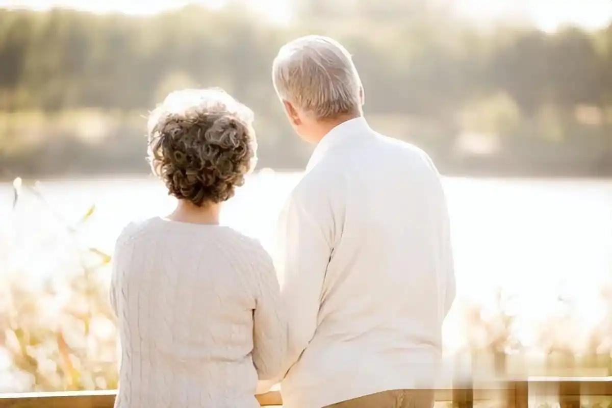 夫妻过了60岁，最好的相处方式：不争、不怨、不冷战
 
人这一辈子，风风雨雨几十