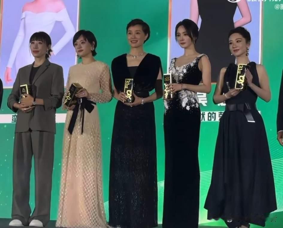 杨紫又一次错过了白玉兰视后大奖，杨紫的古装剧无缘情有可原，这次《生命树》又一次错