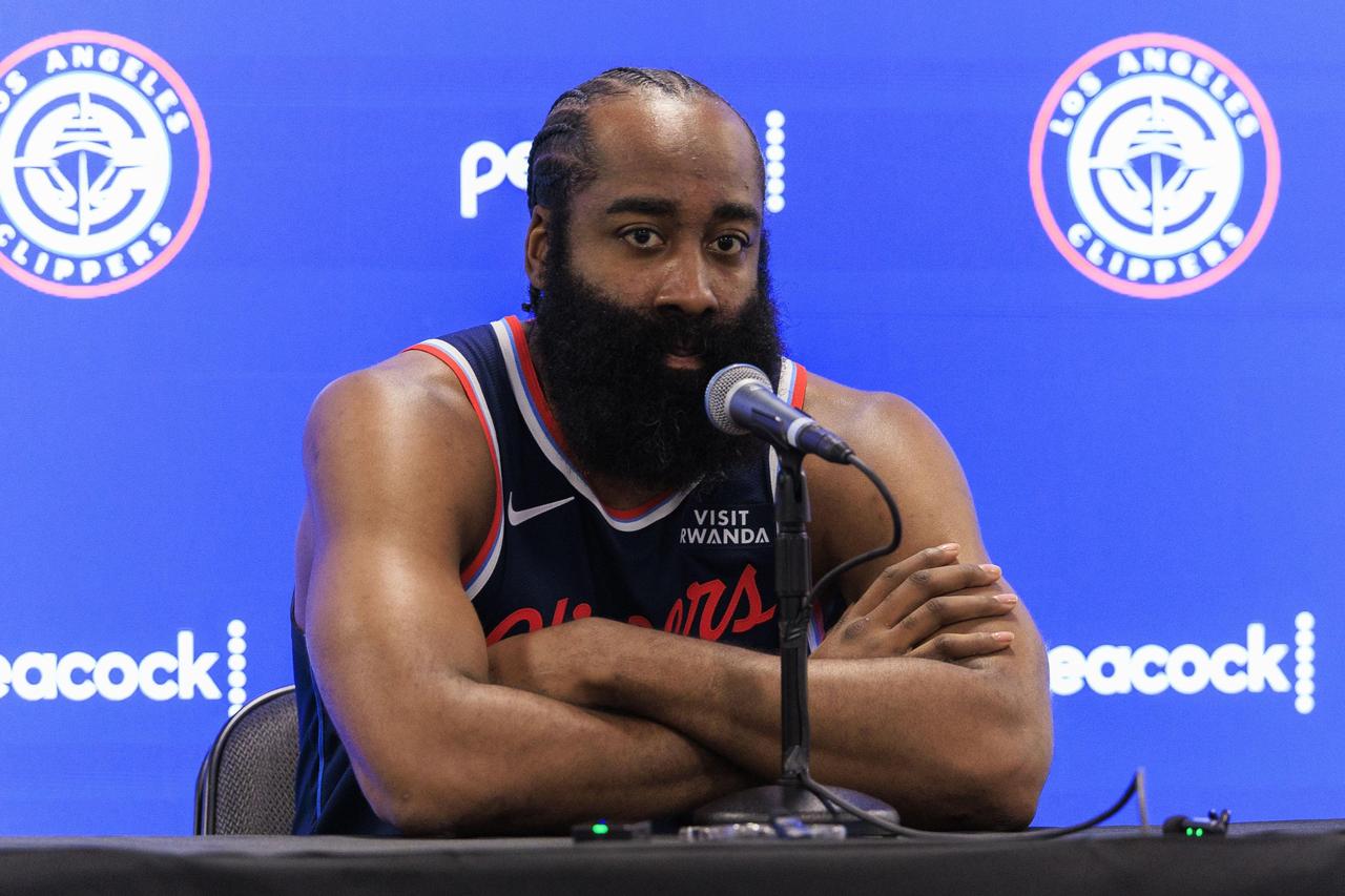 咱的目标早就是第八了，卢指导让加兰轮休也是这么想准备放掉的，只不过没想到半场打出