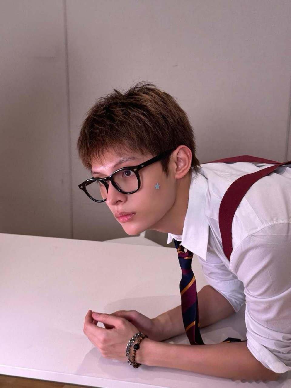 赵雨凡JAMES  🫶每日一善 心中不可少善，行事不可无善。人前不为恶易，独处