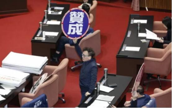 60位赞成、51位反对！立院通过“弹劾赖清德”提案

台立院院会今天（26日）处