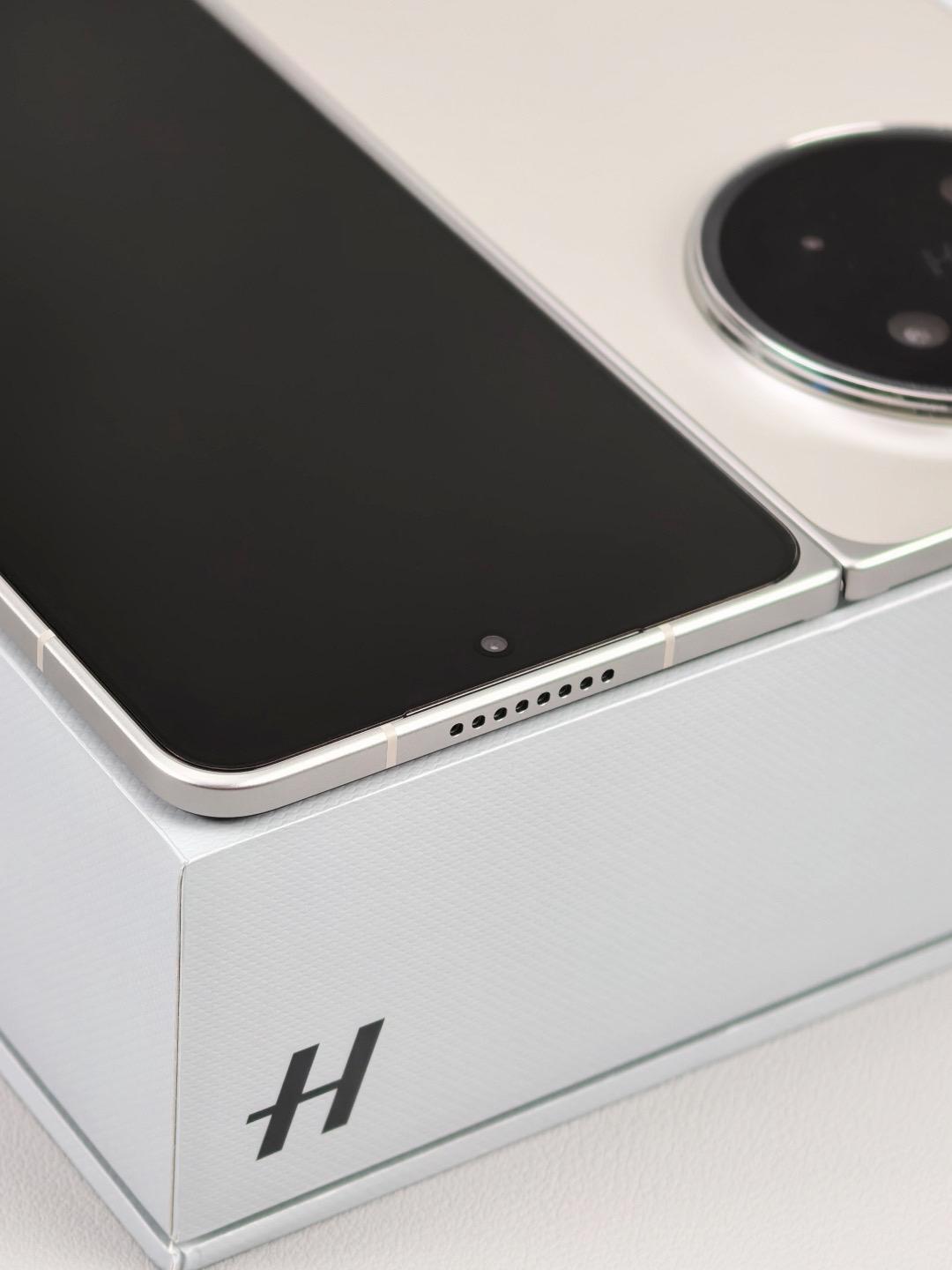 oppofindn6全覆盖AR钢化膜，98%超高覆盖率，
玻璃非常薄，很适合折叠