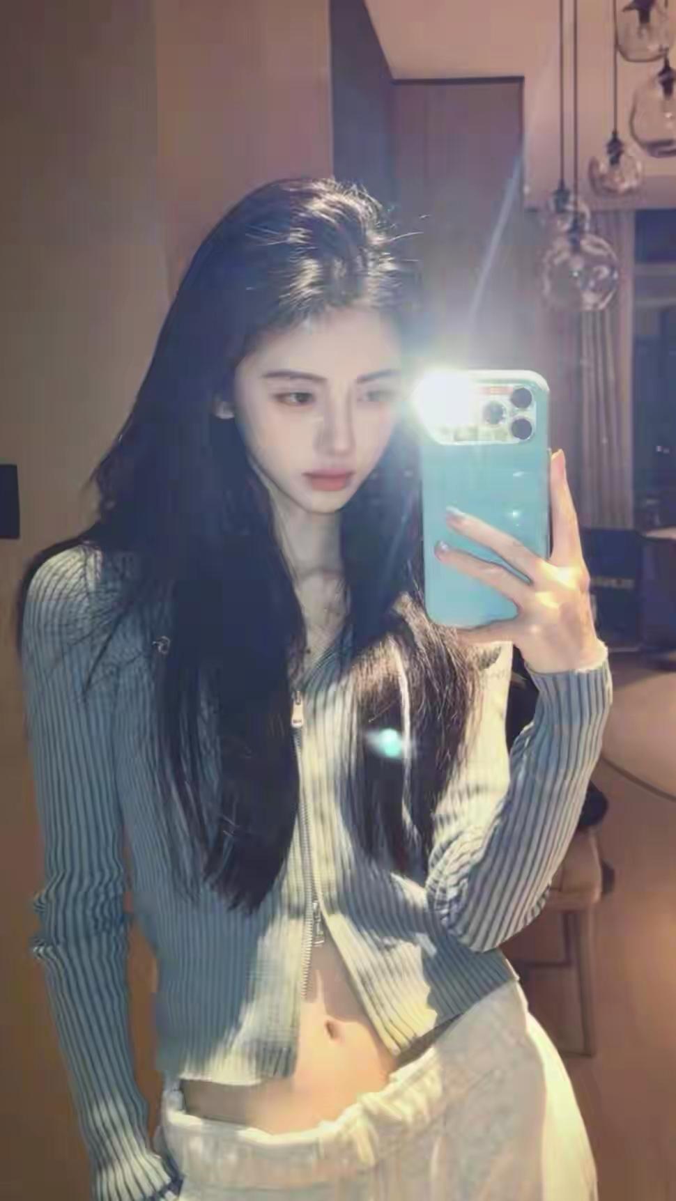 唐艺昕你更喜欢吃甜粽子还是咸粽子？ 我认为甜粽子