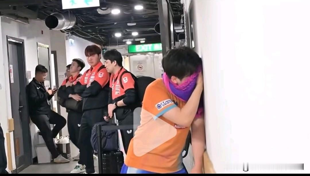 很少看到松岛这样哭啊！第五局差一点点，真就差一点点就赢了！
哭也正常，还好是他哭