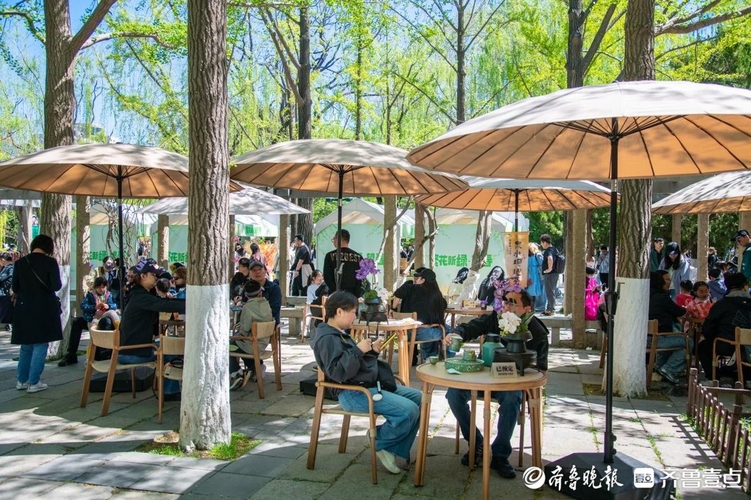 依旧顶流！天下第一泉风景区人气爆棚，游园活动燃动假期