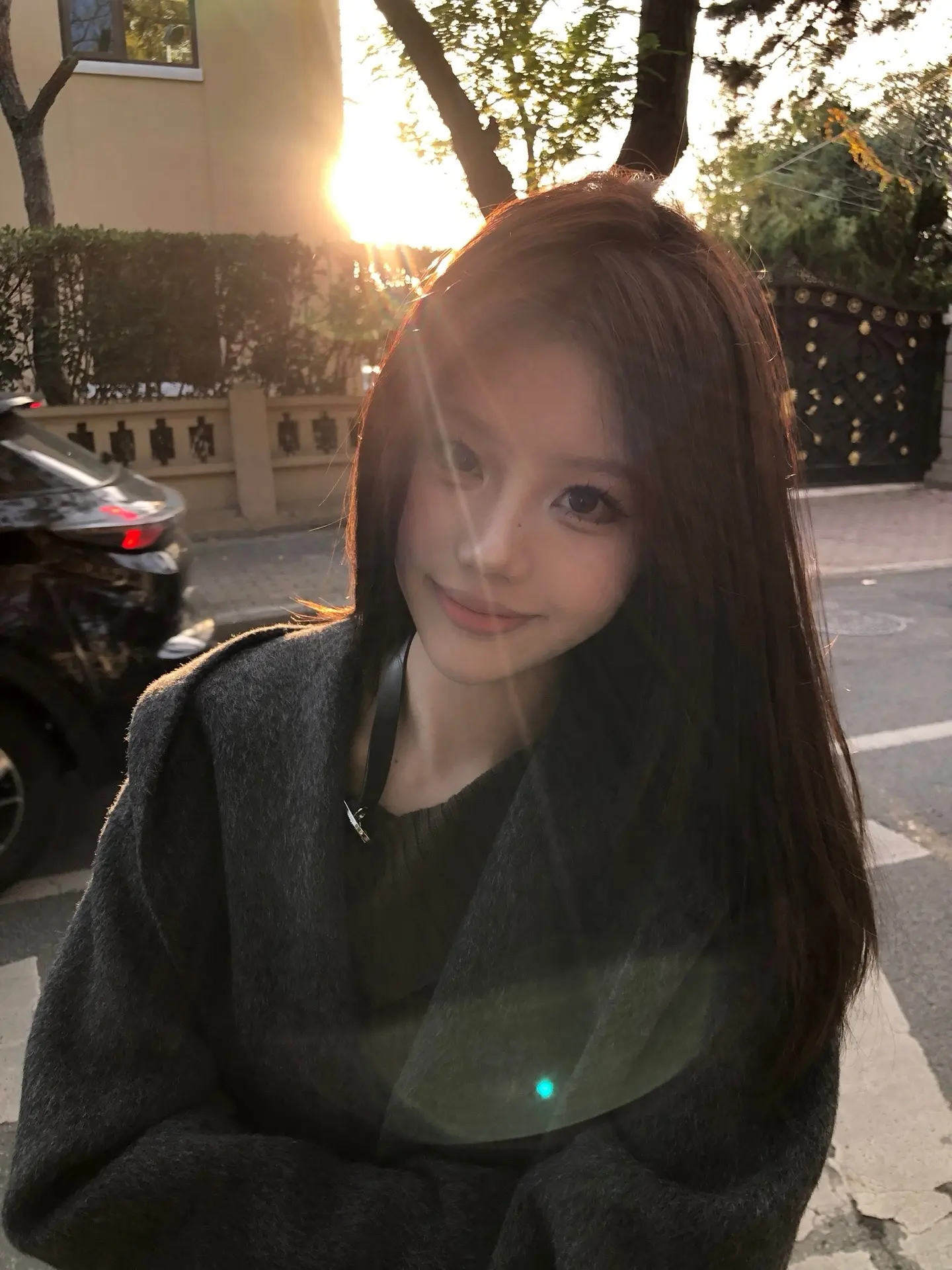 我以为那些照片是幸福的瞬间，后来才发现这些照片竟是我的痛苦碎片