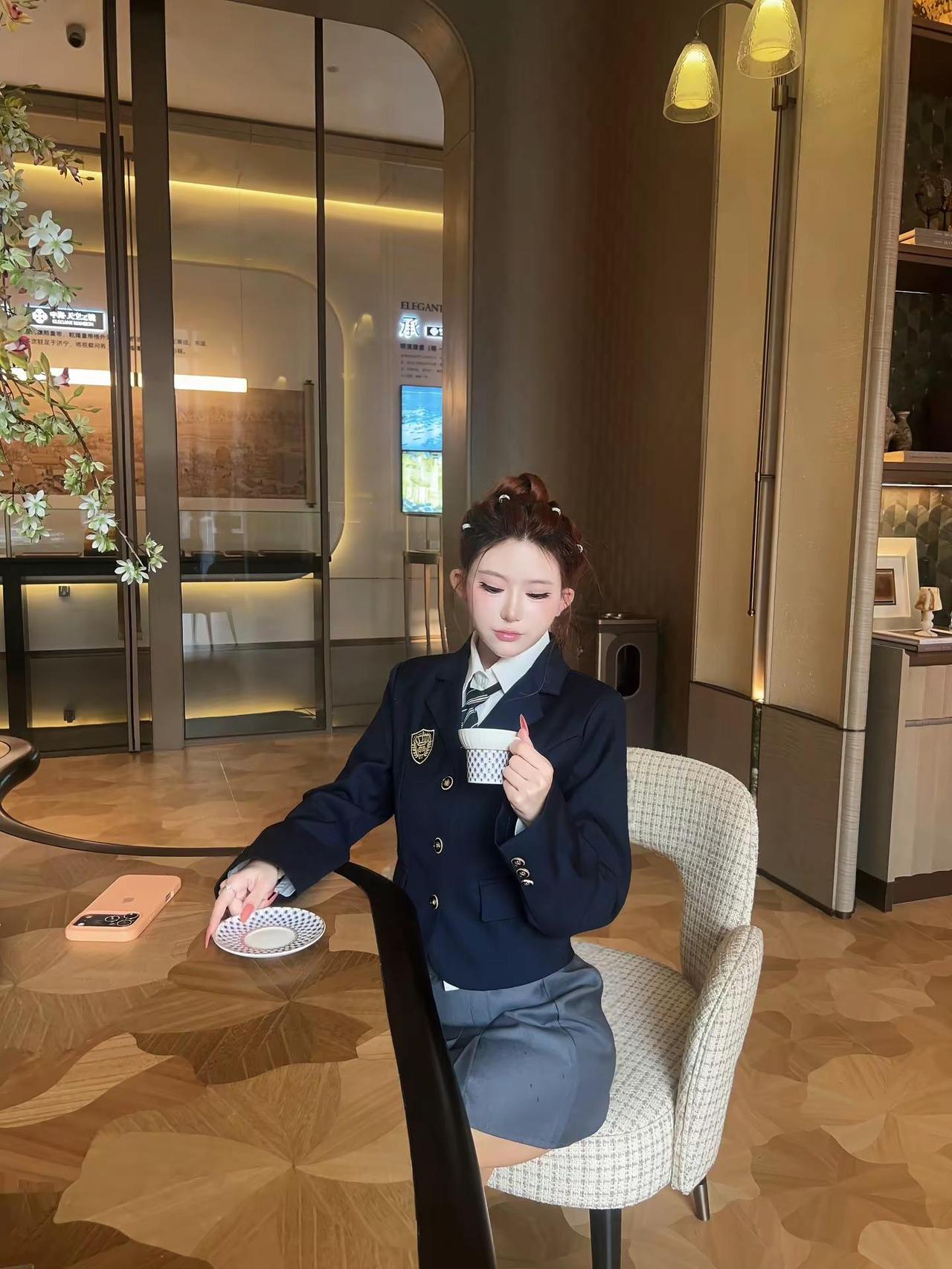 这里若是贵族学校 哪我就是王族