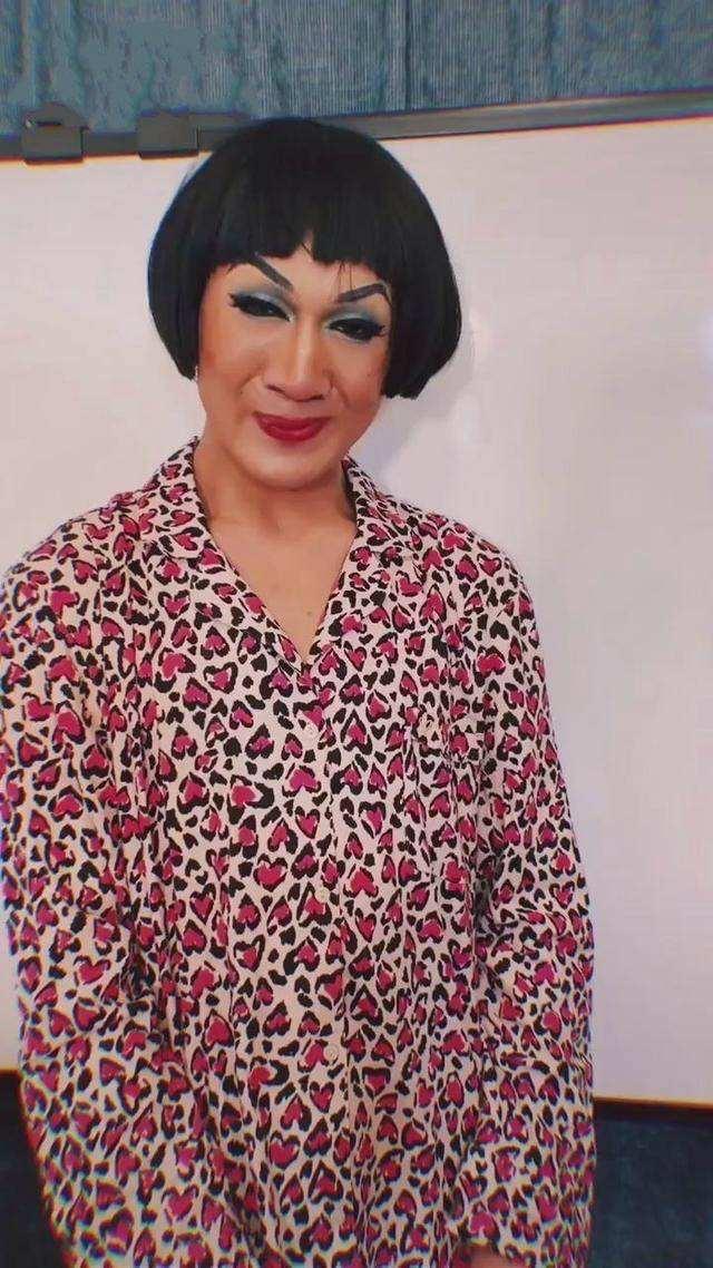 看到韩美娟在直播里吐槽某女明星“卖烂货”还甩锅给“AI换脸”，确实让人忍不住思考