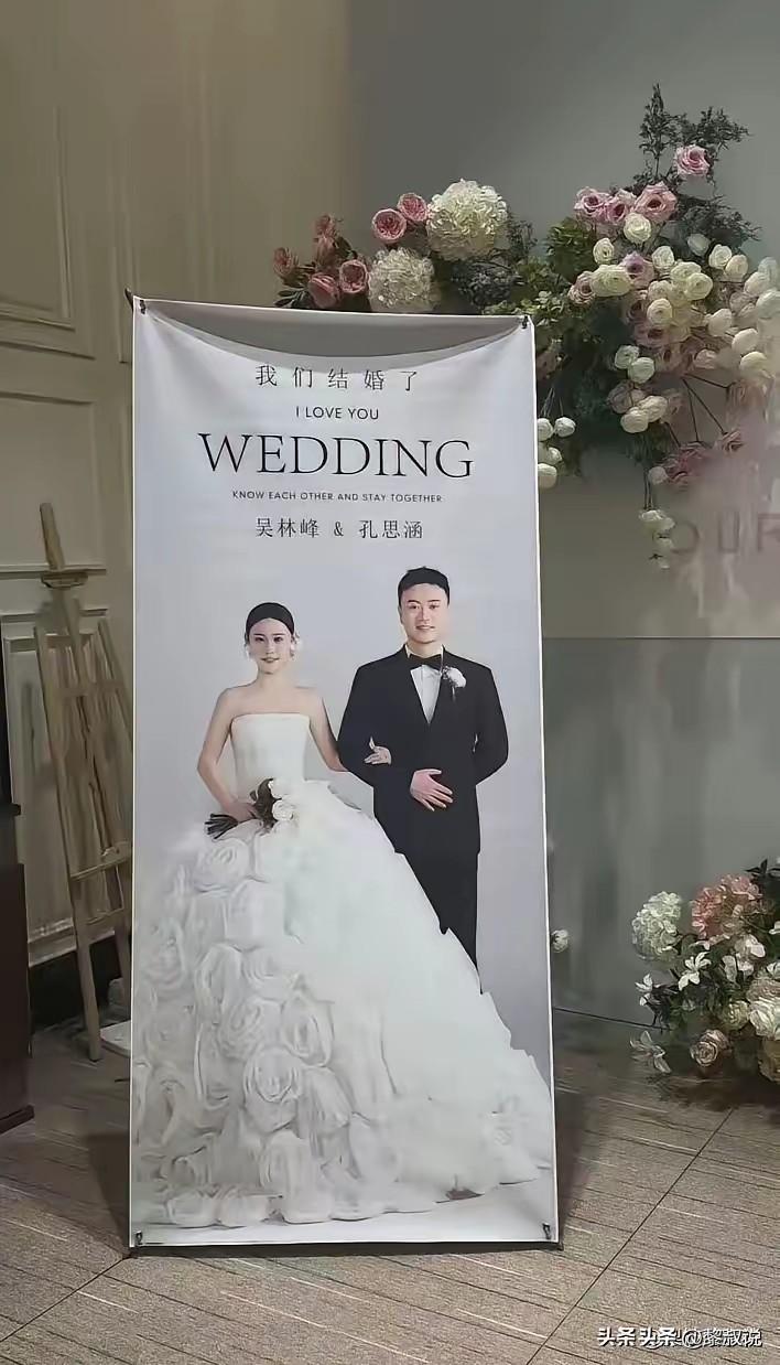 以后别再说艺术源于生活但高于生活了，像这种生活，我在艺术里从来没见过。

同一男