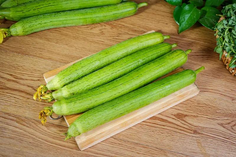 最近菜价又涨了，我去菜市场买菜都惊到了。以前4块左右一斤的黄瓜，现在涨到6 - 