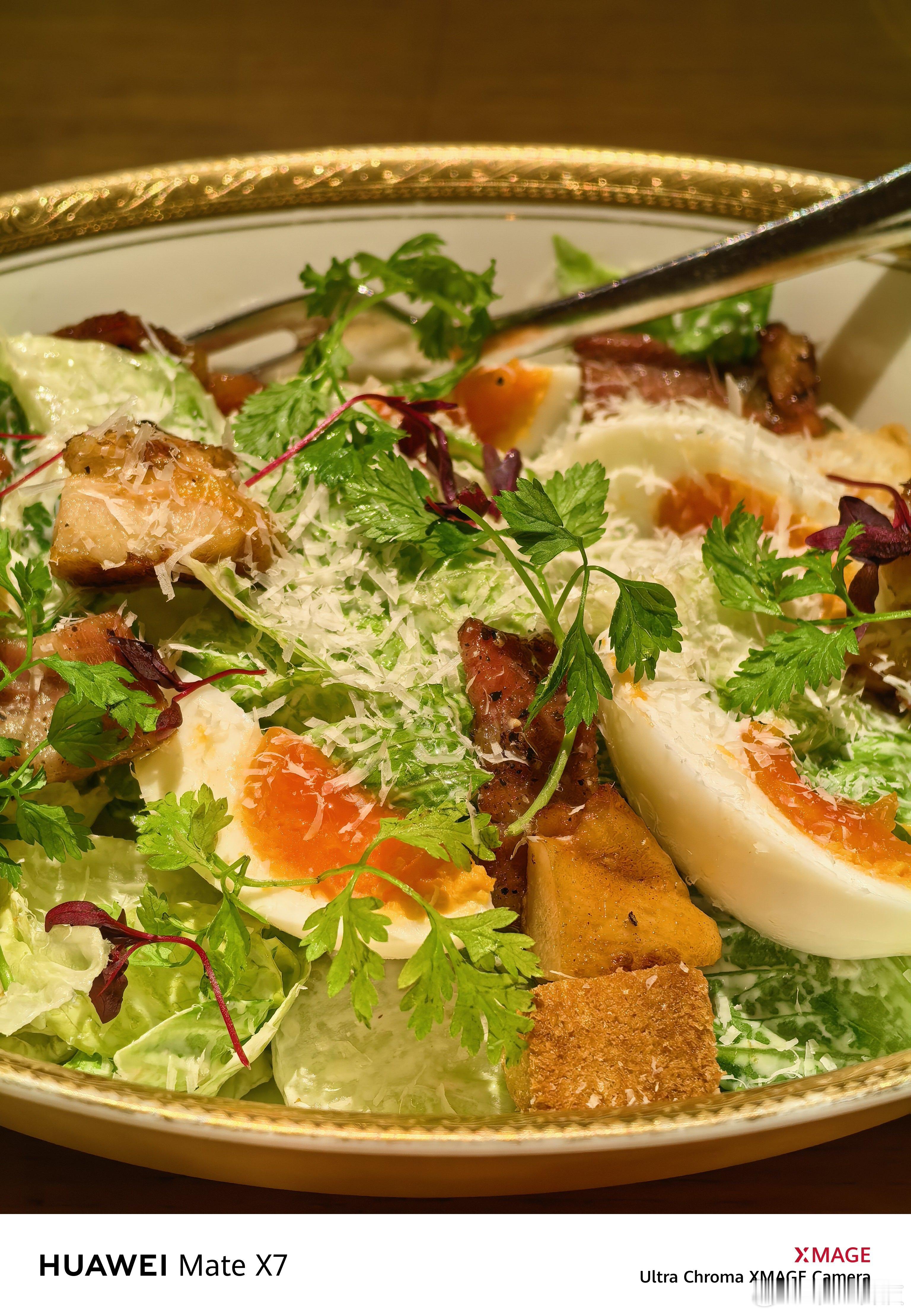 开饭了，开饭了！给你们看看华为Mate X7的成片第二代红枫影像确实强，色彩还原