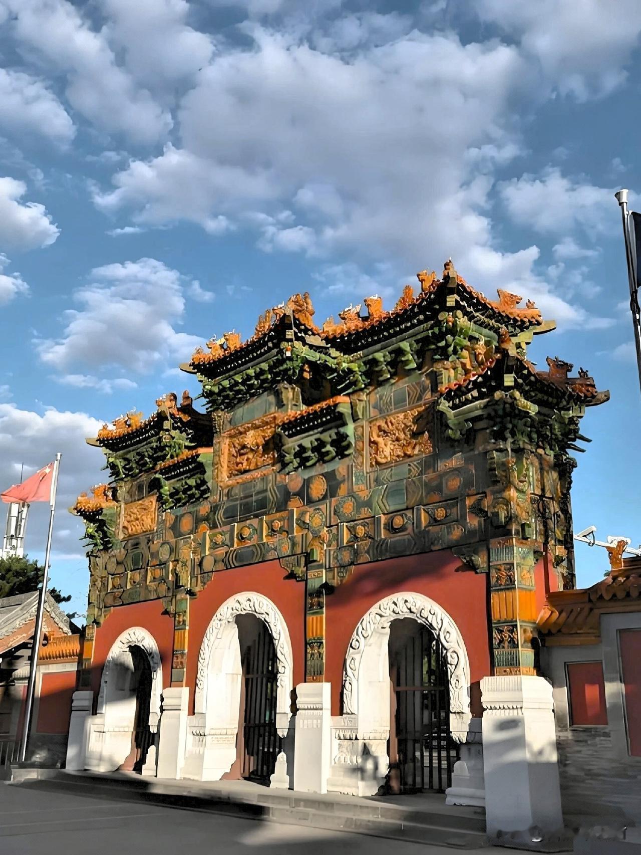大同藏着一院汉藏禅意，法华寺白塔阅尽六百年塞外光阴
 
走遍大同云冈、华严古刹，