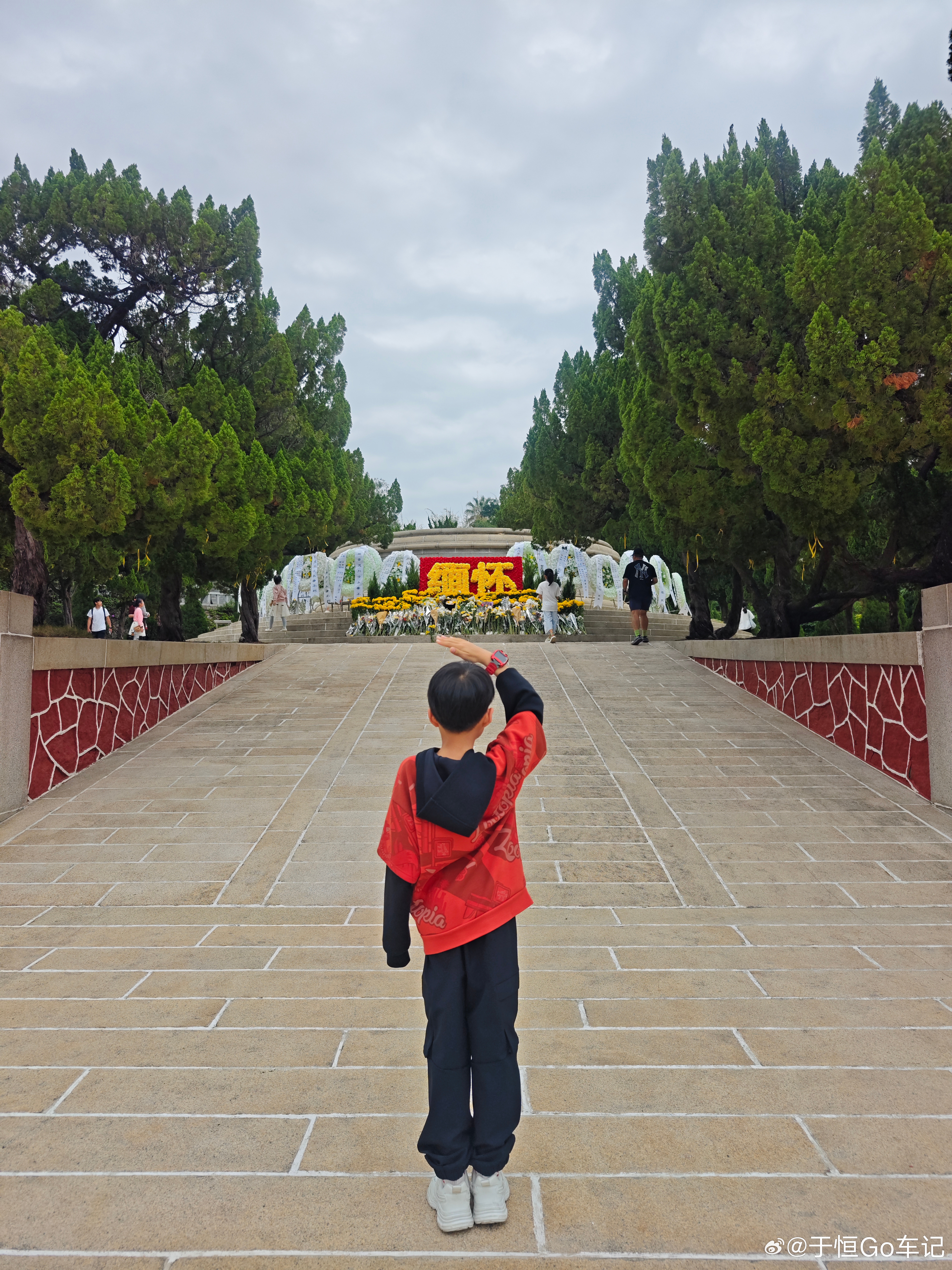 小学过后似乎就没来过烈士陵园了清明节