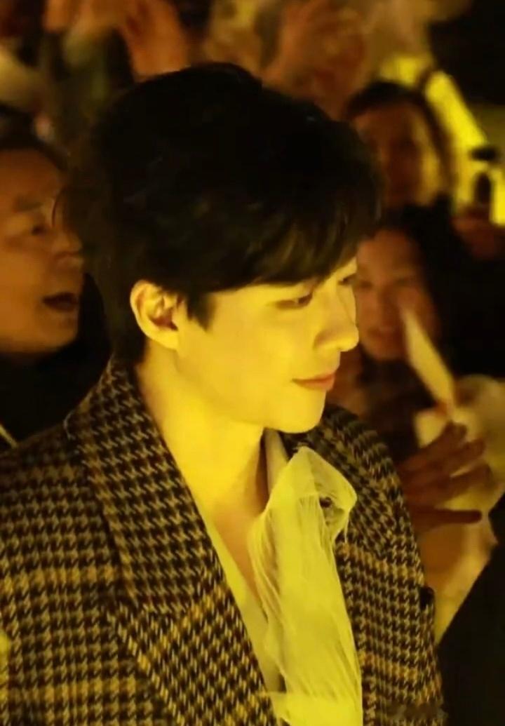 微博之夜 | 微博KING和QUEEN | 摩登兄弟 刘宇宁，昨日的少年，今天已