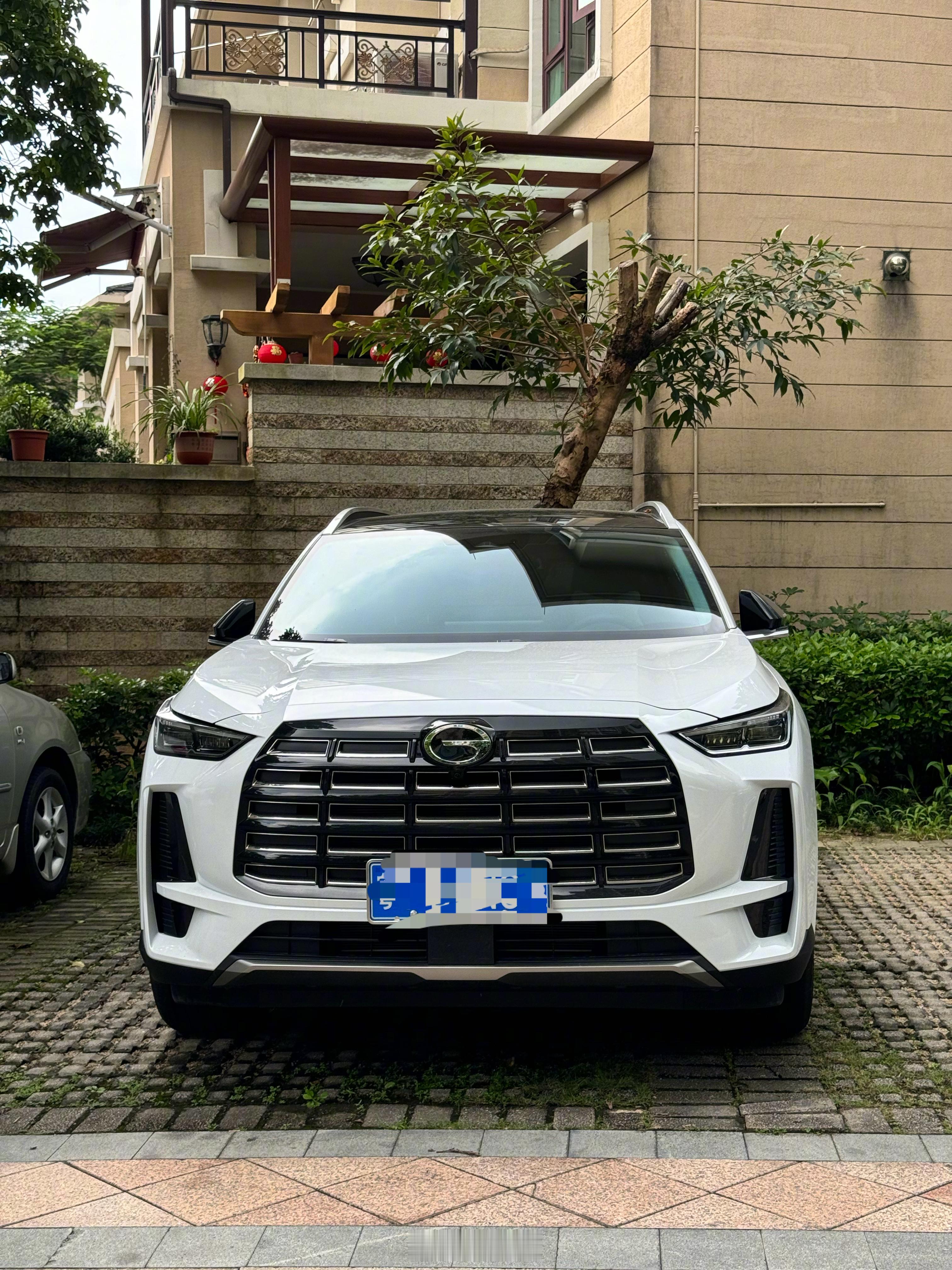 盖着车标，英菲尼迪？[并不简单][并不简单] ​​​