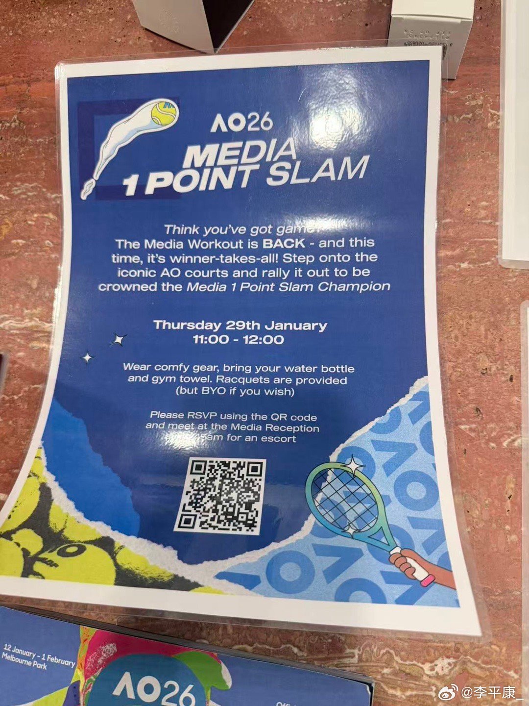 明天要参加澳网媒体组一分制胜大满贯比赛，就是周杰伦之前参加那种，希望能摸到球… 