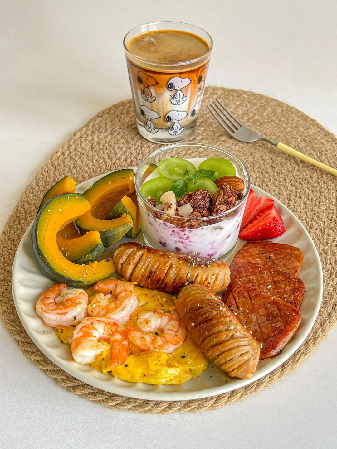 一人食brunch 🍤虾仁滑蛋贝贝南瓜🥣酸奶杯