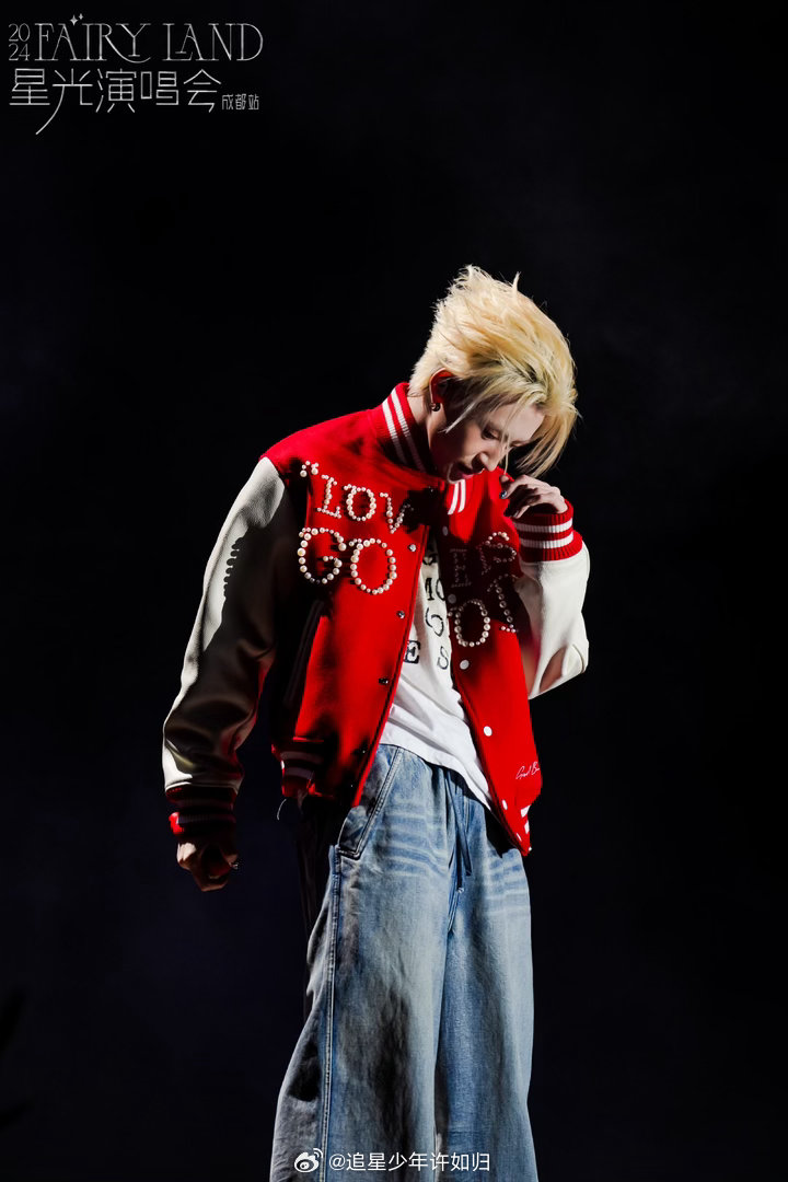 小鬼王琳凯18岁就出道了王琳凯18岁就出道了惊！王琳凯居然18岁就以男团成员身份