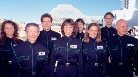 如果把四男四女关在一起两年会发生什么？1991年，美国特意做了一个轰动全球的实验