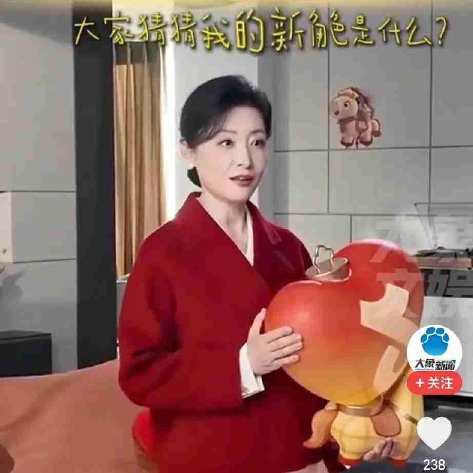 周涛拍短剧？57岁了还折腾这事儿？
 
最近刷到有人说她“掉价”，说从央视一姐到