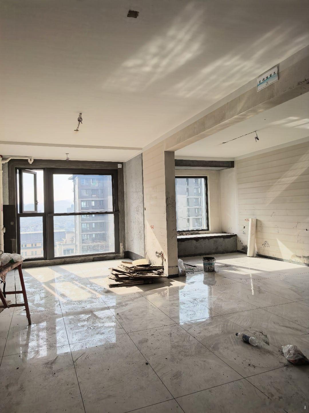 这是花了160多万买的80㎡的房子，在一个无线的小城市。我劝媳妇，不要买啦，现在