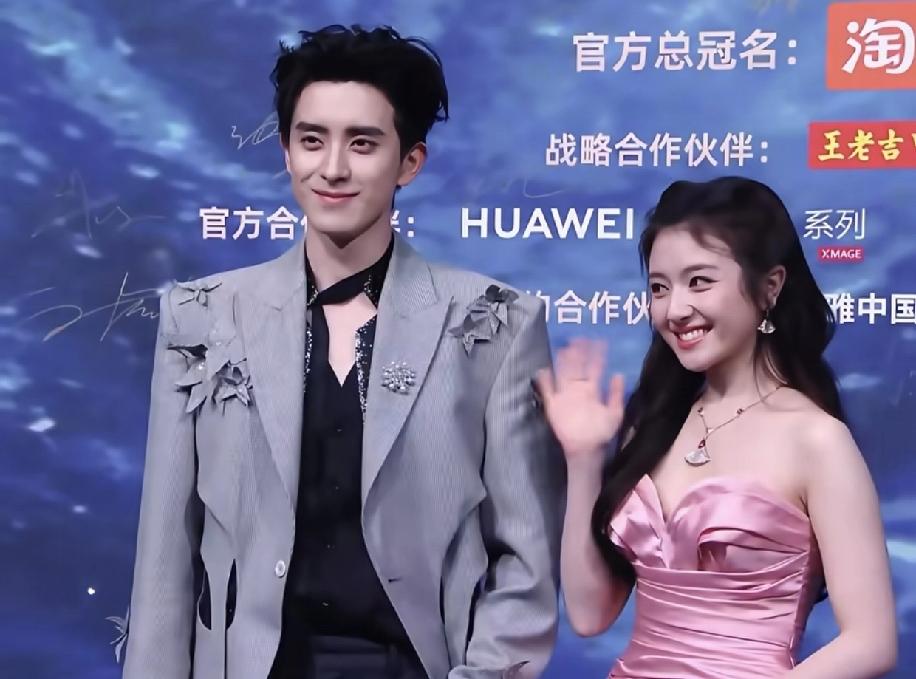 微博之夜这几对CP里，敖瑞鹏和李兰迪是最养眼的，其次是宋祖儿和张凌赫。

其他几