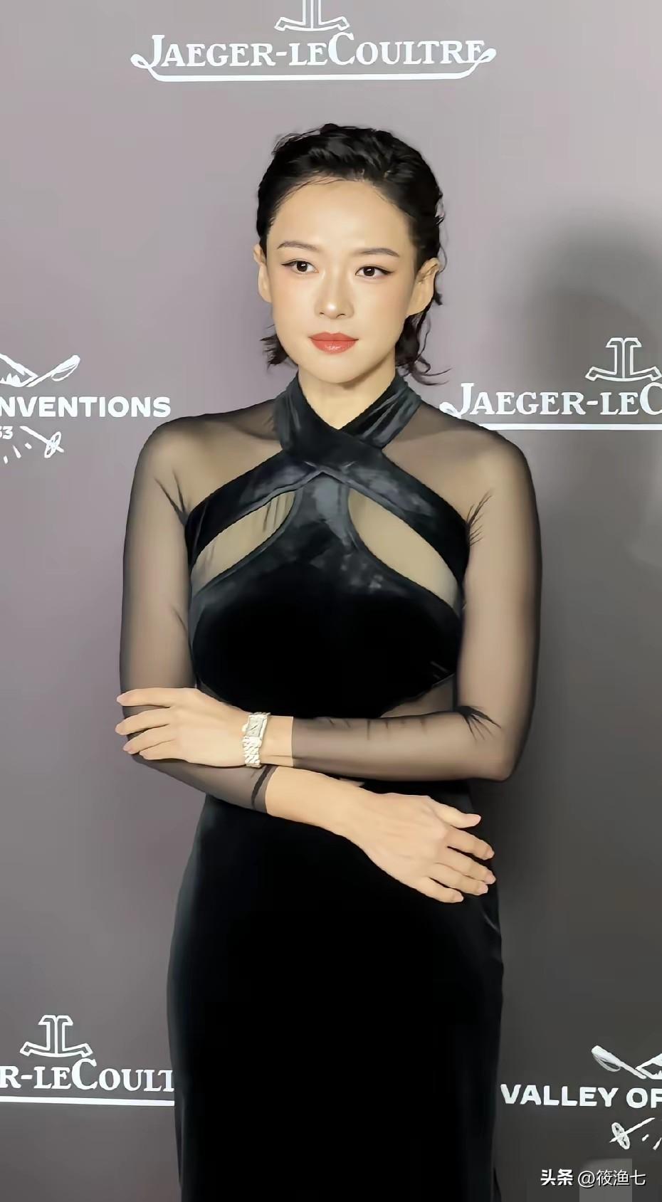 腮帮子怎么鼓起来的
章子怡经历了什么，耳朵都变得和以前不一样了，9月9日的章子怡