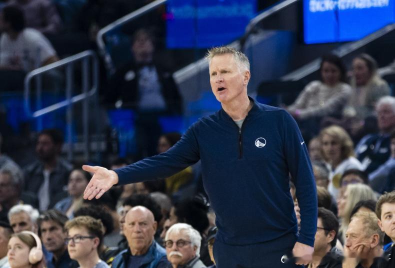 NBA常规赛，勇士125-117击败奇才。赛后，桑托斯接受了记者采访。谈到科尔6