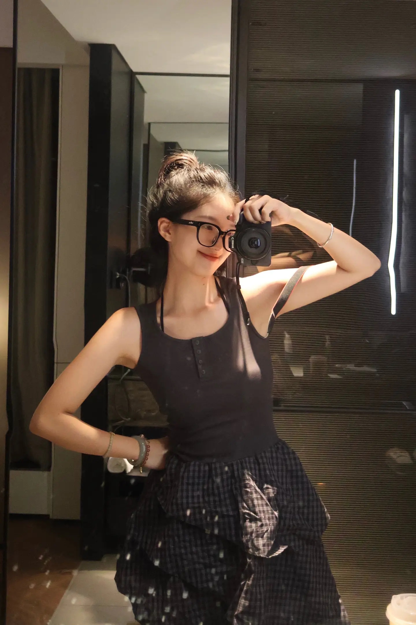 人总是喜欢反季节的东西 就像幸福后知后觉