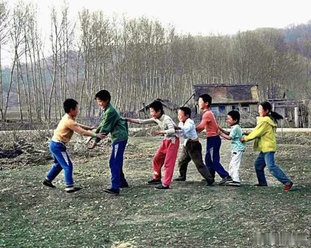 当你过上了小时候想过的生活小时候我梦想的生活是和爸爸妈妈在一起，然后有吃不完的零