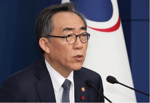 投票结果公布，日本高官公开道歉，韩警告日本，高市被批“卖国”。
 
12月17日