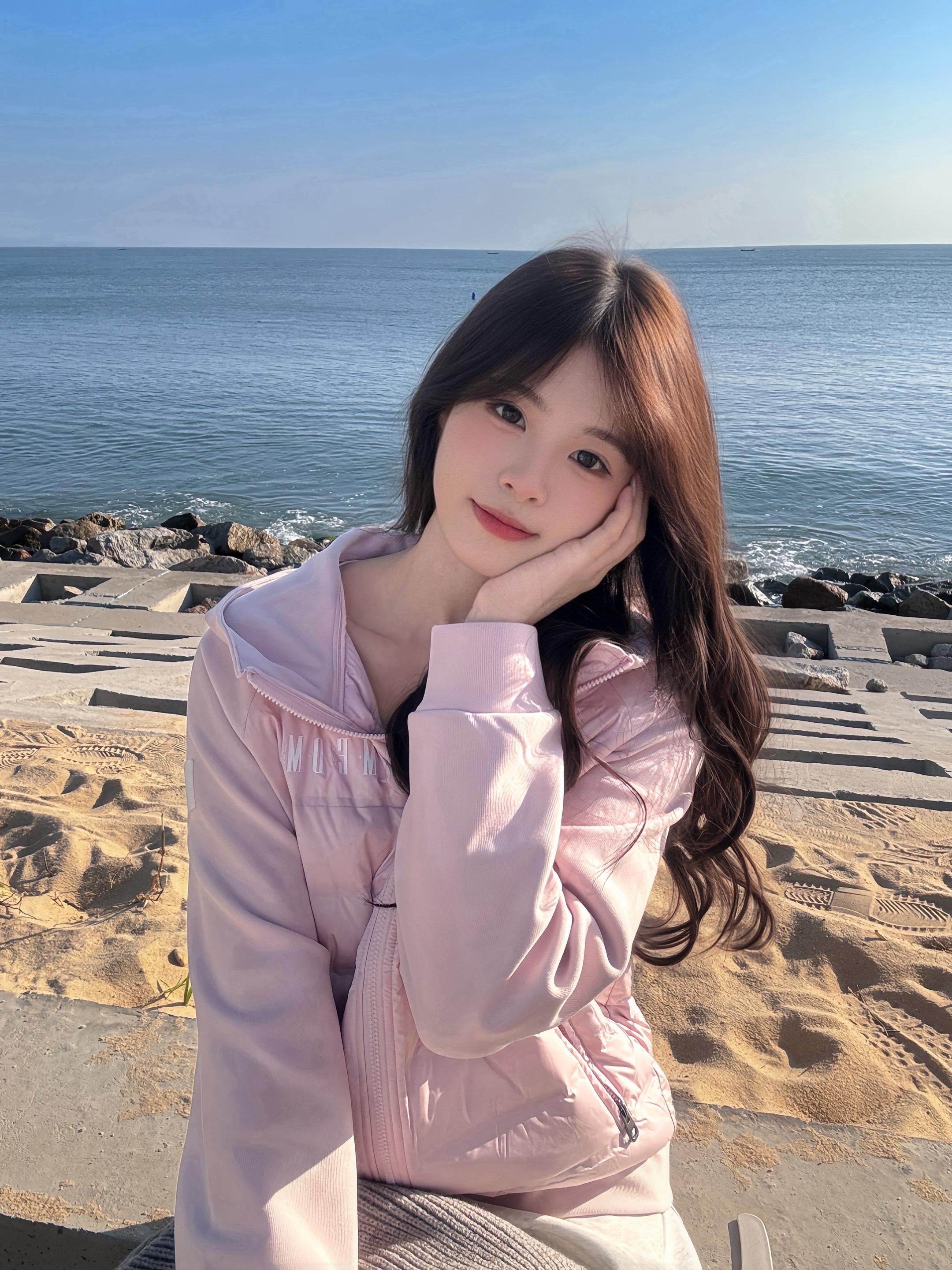 人和人还是淡淡的好 就可以不期待不在意不要求不离开