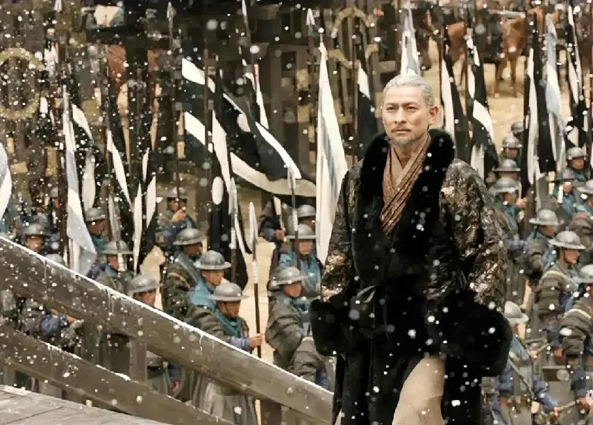 事实证明，
刘德华适合演中老年人，
他最成功的两个古装造型，
一个是赵子龙，
一