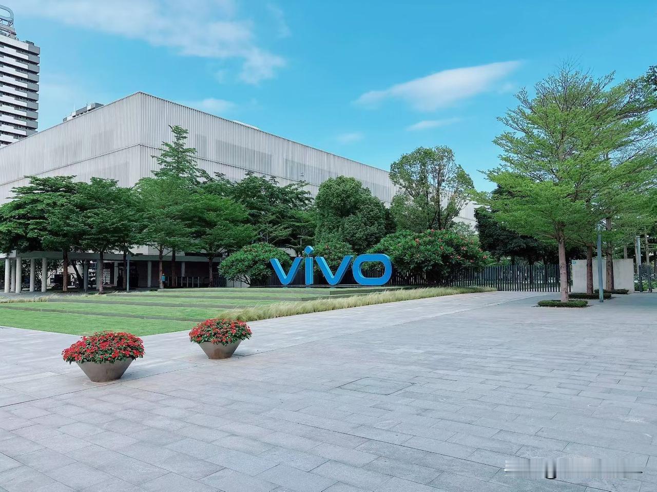 如何知道一个企业到底福利待遇好不好?
其实很简单，就是看这个企业发工资的时间。如