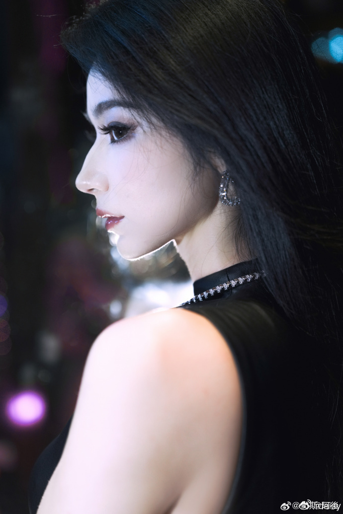 张宸逍发长文安利代斯 被二人深厚的姐弟情破防，张宸逍用心撰写长文安利，字字真切，